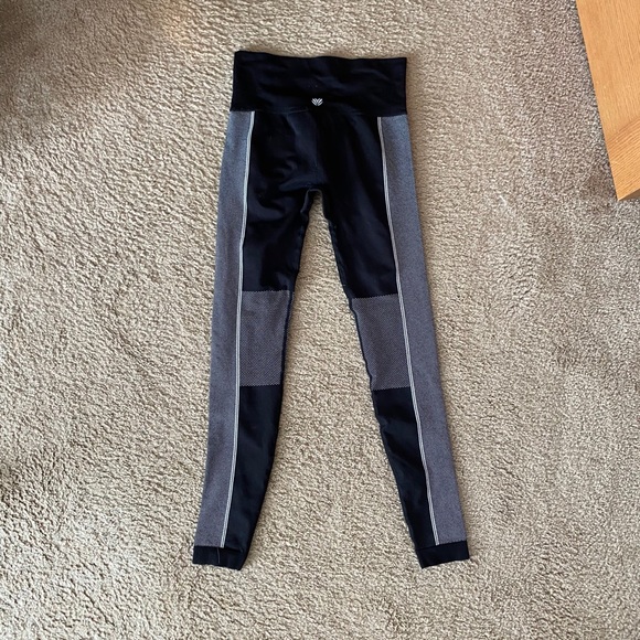 Forever 21 Leggings - Picture 2 of 3